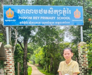 Kimsan visiting her primary school